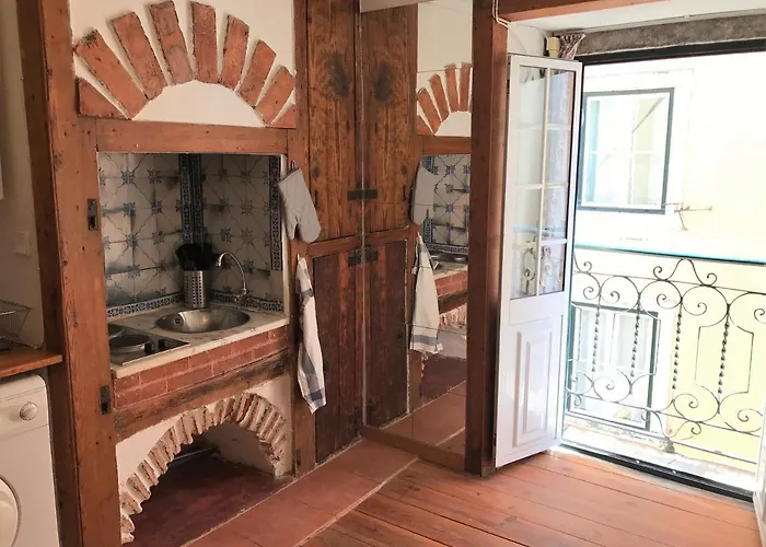 Bairro Alto Nest Лиссабон